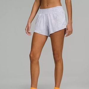 Lululemon Hotty Hot Low-Rise Lined Short 4" Gravel Dust Pastel Blue Size 4 EUC